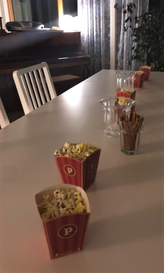 Bord med popcorn