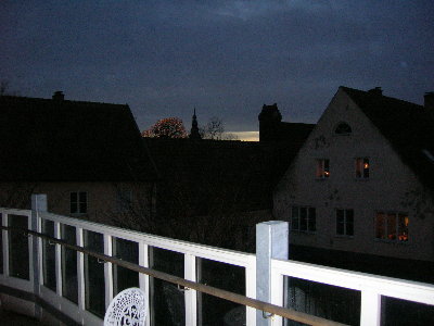 balkong på kvällen