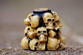 skull-and-crossbones-970159__180.jpg